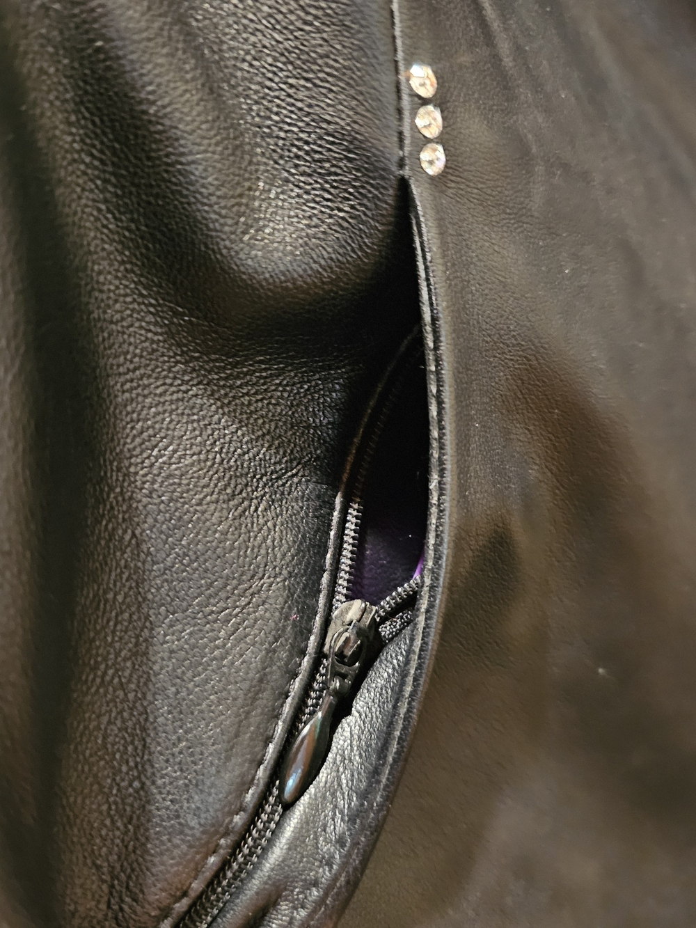 Harley-Davidson Black Leather 100% Silk Lining With Crystal Back Logo - Picture 7 of 11